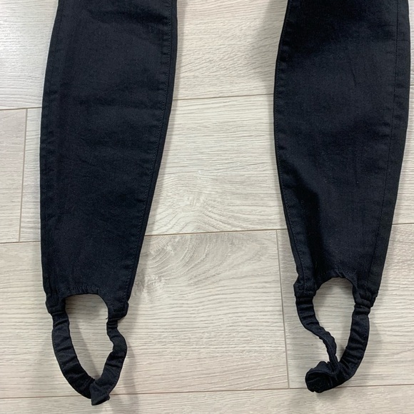 FRAME Ali High Rise Cigarette Stirrup Jeans in Black - Picture 12 of 16